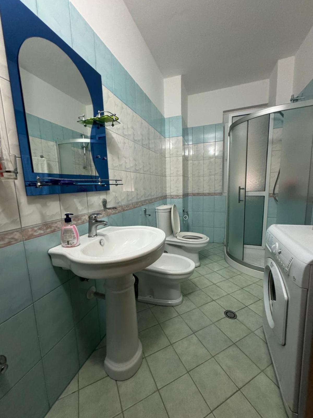 Renting House Vlorë 외부 사진